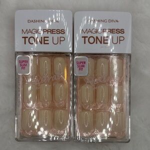 Dashing Diva Magic Press Tone Up Nails - Simply White (short, super slim fit)